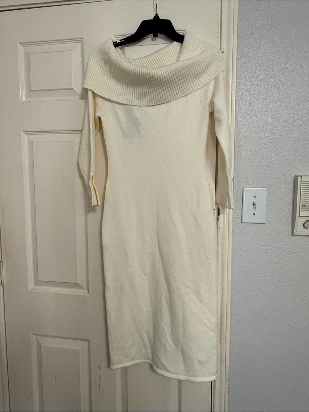 Versona Off the Shoulder Cashmere Dress